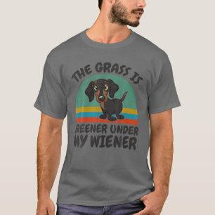 Grappig dat de gras groener is onder mijn Wiener D T-shirt