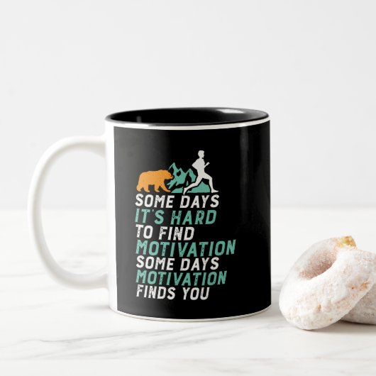 Grappig dat de motivatie om door het Beer te lopen Tweekleurige Koffiemok (Met donut)