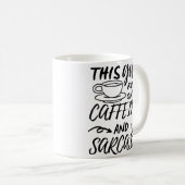 Grappig dat deze man op Caffeine en Sarcasm loopt Koffiemok (Voorkant rechts)