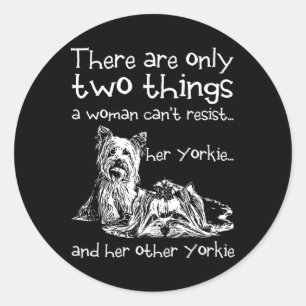 Grappig dat een vrouw haar twee Yorkies niet kan w Ronde Sticker