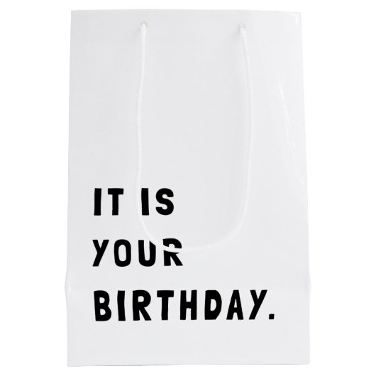 Grappig dat het jouw verjaardag is medium cadeauzakje (Achterkant)