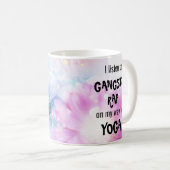 Grappig dat ik naar Gangsta Rap luister op weg naa Koffiemok (Voorkant rechts)