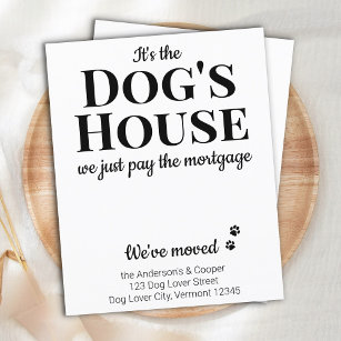 Grappig dat we Dog Moving Announcement Postcar heb Briefkaart