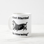 Grappig dierenarts citaat: Het is net begonnen dez Koffiemok (Voorkant links)