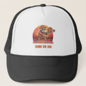 Grappig Dink of Sterf Pickleball Skelet Retro Spel Trucker Pet (Voorkant)