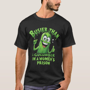Grappig drukker dan een komkommer in een vrouwenge t-shirt