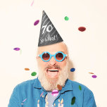 Grappig Elegant Grey Stripe Pattern Man 70 Verjaar Feesthoedjes<br><div class="desc">Grappig en elegant grijs streeppatroon man 70ste verjaardagsfeest pet. Inspirerend tekst 70 Dus wat is een wit script en is een ideaal feest pet voor een man dat zijn 70e verjaardag viert en heeft een gevoel voor humor. Het ontwerp heeft een sierlijk streeppatroon in grijskleuren en is ideaal voor een...</div>