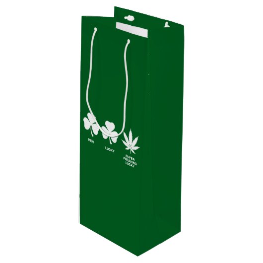 Grappig feestje voor jongens op St. Patrick's Wijn Cadeautas (Voorkant Gekanteld)