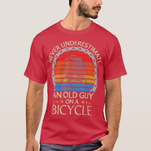Grappig fietsen onderschat nooit een oude man op e t-shirt