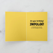 Grappig fotograferen van een luie aap die een bana kaart (Binnen)