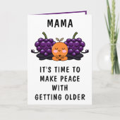 Grappig fruit krijgen oude moeder gelukkig verjaar bedankkaart (Voorkant)