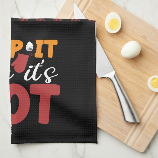 Grappig gebakken koken laten vallen alsof het heet theedoek (Quarter Fold)