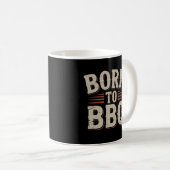Grappig Geboren om BBQ Retro Pitmaster Grill Meest Koffiemok (Voorkant rechts)