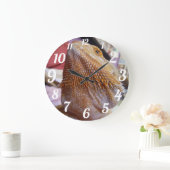 Grappig gebundelde draak dicht bij grote klok (Huis)