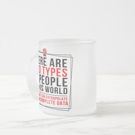 Grappig geeky, Twee soorten mensen in deze wereld  Matglas Koffiemok (Voorkant links)