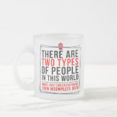 Grappig geeky, Twee soorten mensen in deze wereld  Matglas Koffiemok (Links)