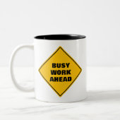 Grappig geel druk werk vooruit voorzichtig wegteke tweekleurige koffiemok (Links)