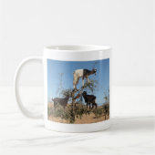 Grappig geit in een boom koffiemok (Links)