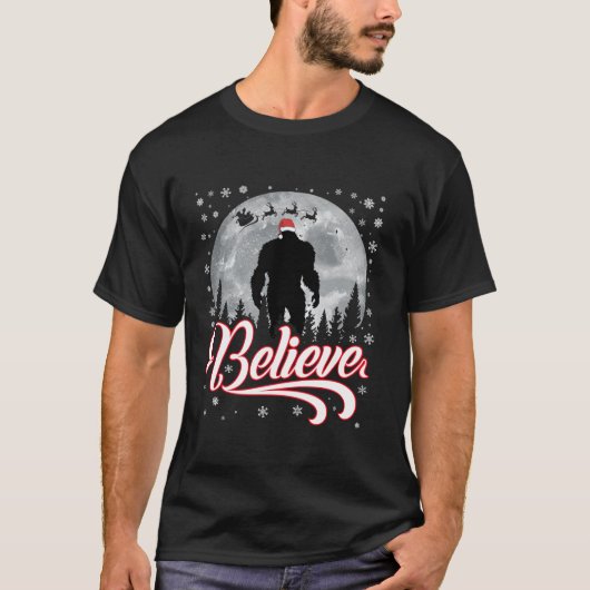 Grappig Geloof Kerstmis Bigfoot Santa Hat Moon Sce T-shirt (Voorkant)