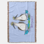 Grappig, gelukkig blauw gefundeerde cartoon die op deken (Voorkant Verticaal)