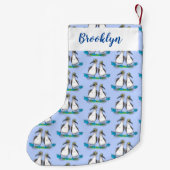 Grappig, gelukkig blauw gefundeerde cartoon die op kleine kerstsok (Achterkant)