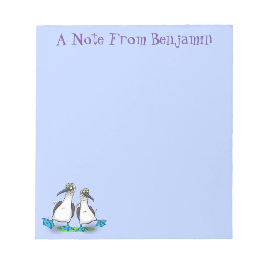 Grappig, gelukkig blauw gefundeerde cartoon die op notitieblok (Voorkant)