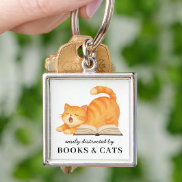 Grappig Gemakkelijk Afgeleid Door Boeken & Katten Sleutelhanger
