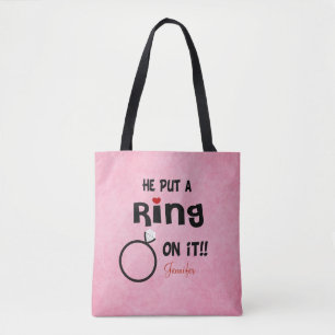 Grappig gepersonaliseerd dat hij er een ring op ze tote bag