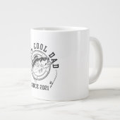 Grappig Gevist citaat Reel Cool Dad sinds 2021 Grote Koffiekop (Voorkant rechts)