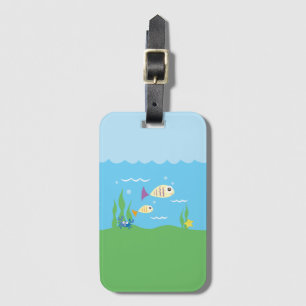 Grappig gewoon door te zwemmen onder water vis in bagagelabel
