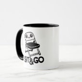 Grappig Glimlachende Vouwstoel Zit & Go Mok (Voorkant links)