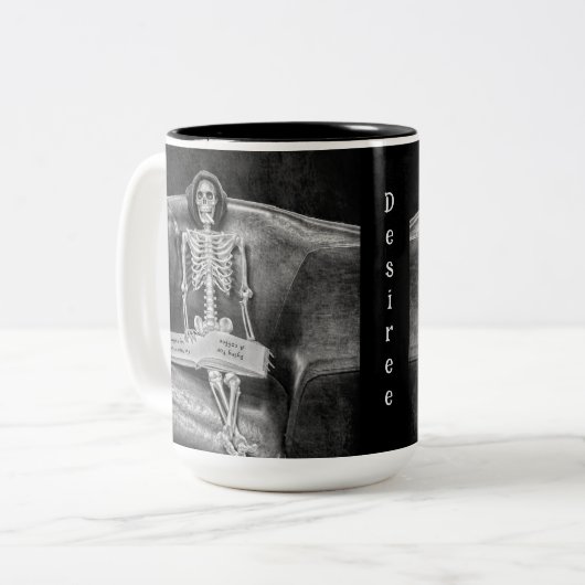 Grappig gotisch zwart-wit skelet tweekleurige koffiemok (Voorkant links)