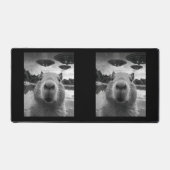 Grappig Graphic Capybara Selfie met UFO's Raar Bureaumat (Voorkant)