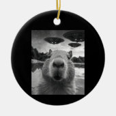 Grappig Graphic Capybara Selfie met UFO's Raar Keramisch Ornament (Voorkant)