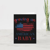 Grappig Groeien Een Amerikaanse Baby Zwangerschap Kaart (Voorkant)