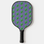 Grappig groen Pickleman op Paarse achtergrond Pickleball Paddle (Achterkant)