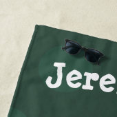 Grappig groene slang met maraca-cartoon strandlaken (In situ)