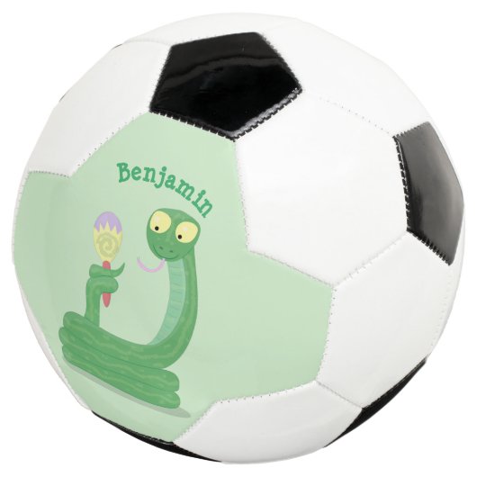 Grappig groene slang met maraca-cartoon voetbal (Drie kwart)
