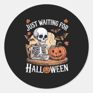 Grappig Halloween skelet wacht gewoon op Halloween Ronde Sticker