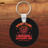 Grappig Halloween Spooky Island Est 2002 Amusement Sleutelhanger (Voorkant)