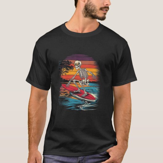 Grappig Halloween Spooky Skeleton Surfen T-Shirt (Voorkant)
