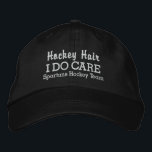 Grappig "Hockey Hair I DO Care" aangepaste teamnaa Pet<br><div class="desc">Je weet hoeveel die hockeyers van hun lange lokken houden. Dit is het pet voor hen! Het pet in honkbalstijl luidt: "Hockey Hair I Do Care". (Je kunt dit ook veranderen in Hockey Hair Don't Care". Voeg hieronder de naam van uw team of speler toe en wijzig eenvoudig de tekst...</div>