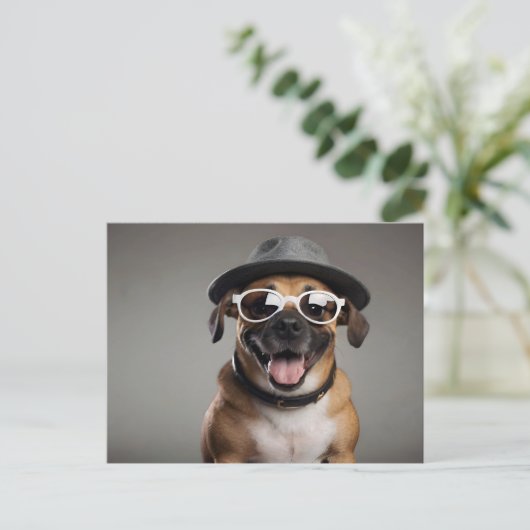 Grappig hondje met bril en pet briefkaart (Staand voorkant)