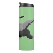 Grappig hongerige honingbadger cartoon illustratie thermosbeker (Geroteerd rechts)