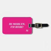 Grappig Hot Pink Monogram Typografie Naam Script Bagagelabel (Voorkant horizontaal)