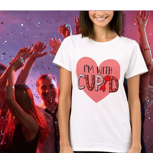Grappig ik ben met Cupido Red Fancy Script Pink He T-shirt