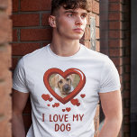 Grappig ik hou van mijn hond T-shirt<br><div class="desc">Funny pet owner t-shirt met het gezegde "I love my dog",  met een foto van je hondje in de vorm van een liefdeshart,  en een spreiding van kleine rode hartjes.</div>