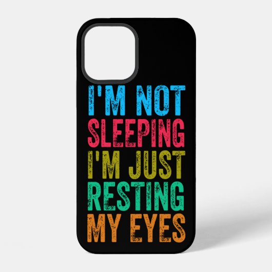  grappig ik slaap niet ik rust gewoon mijn ogen  iPhone hoesje (Achterkant)