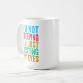  grappig ik slaap niet ik rust gewoon mijn ogen  koffiemok (Voorkant links)
