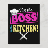 Grappig in de baas in deze keuken T-shirt koken Informatiekaartje (Achterkant)